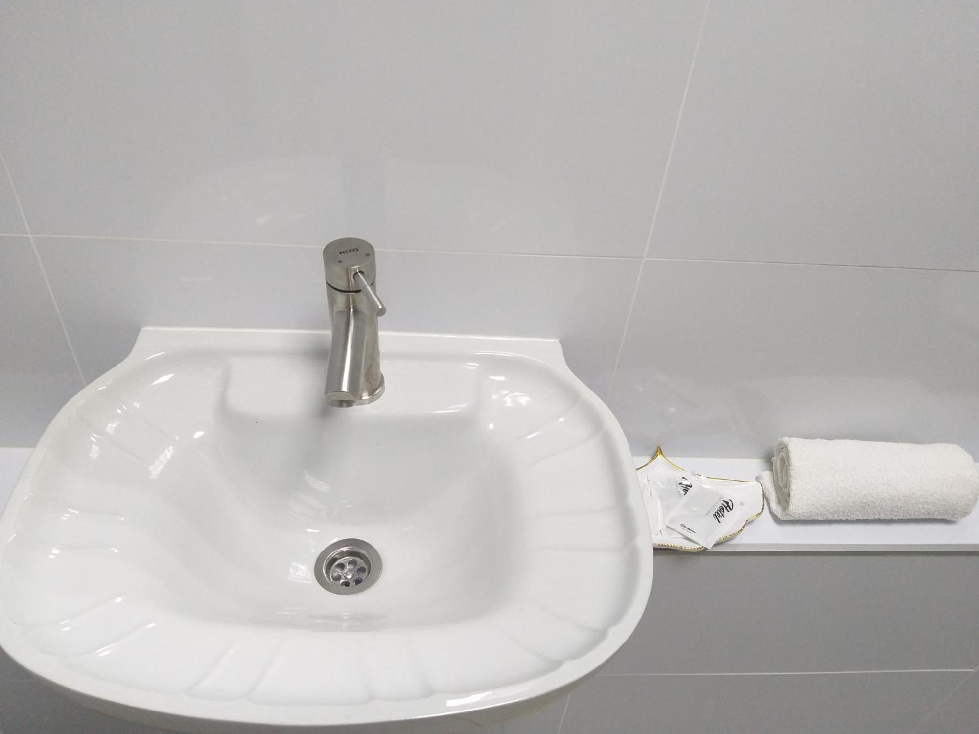 Sherlock Hotel Harkov Kültér fotó
